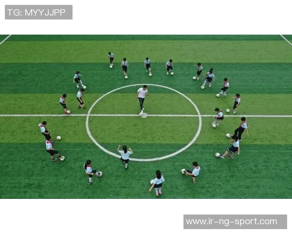 小学生足球心得分享:从比赛中学习团队合作与个人成长的体验 小学生足球心得分享:从比赛中学习团队合作与个人成长的体验